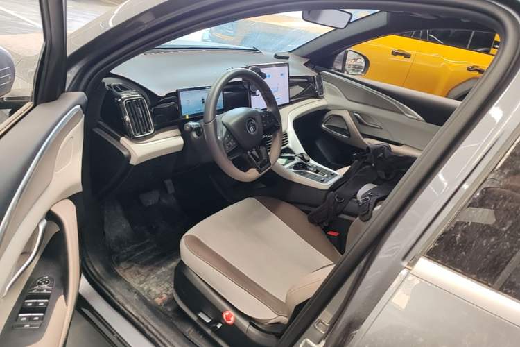 Used BYD Song Pro New Energy 2024 HONOR Edition DM-i 110KM Beyond Model Left Front Seat