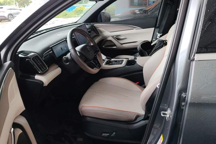 Used BYD Song Pro New Energy 2024 HONOR Edition DM-i 110KM Beyond Model Left Front Seat