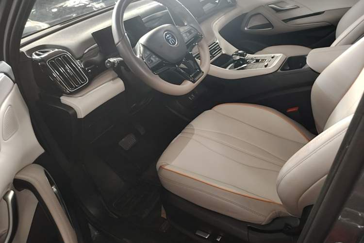 Used BYD Song Pro New Energy 2024 HONOR Edition DM-i 71KM Navigation Model Left Front Seat