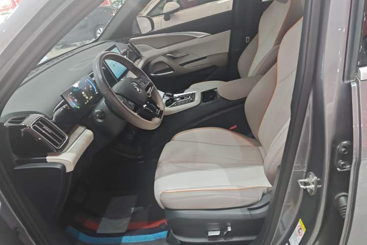 Used BYD Song Pro New Energy 2024 HONOR Edition DM-i 71KM Navigation Model Left Front Seat