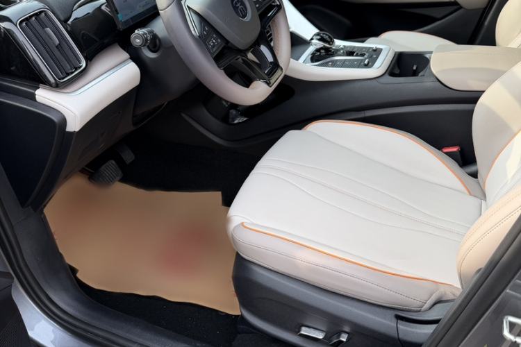 Used BYD Song Pro New Energy 2024 HONOR Edition DM-i 110KM Beyond Model Left Front Seat