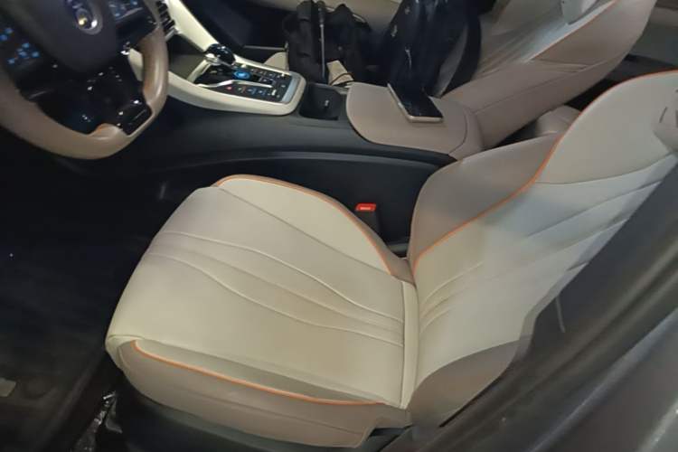 Used BYD Song Pro New Energy 2024 HONOR Edition DM-i 71KM Navigation Model Left Front Seat