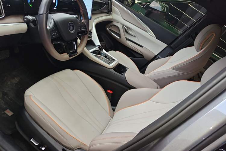Used BYD Song Pro New Energy 2024 HONOR Edition DM-i 71KM Navigation Model Left Front Seat