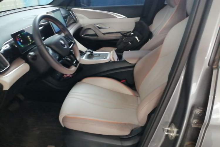 Used BYD Song Pro New Energy 2024 HONOR Edition DM-i 71KM Navigation Model Left Front Seat