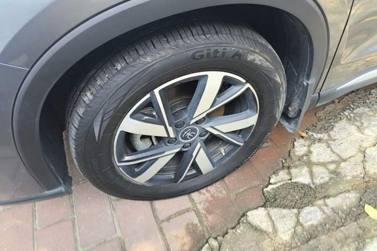 Used BYD Song Pro New Energy 2024 HONOR Edition DM-i 71KM Navigation Model Left Front Wheel Hub