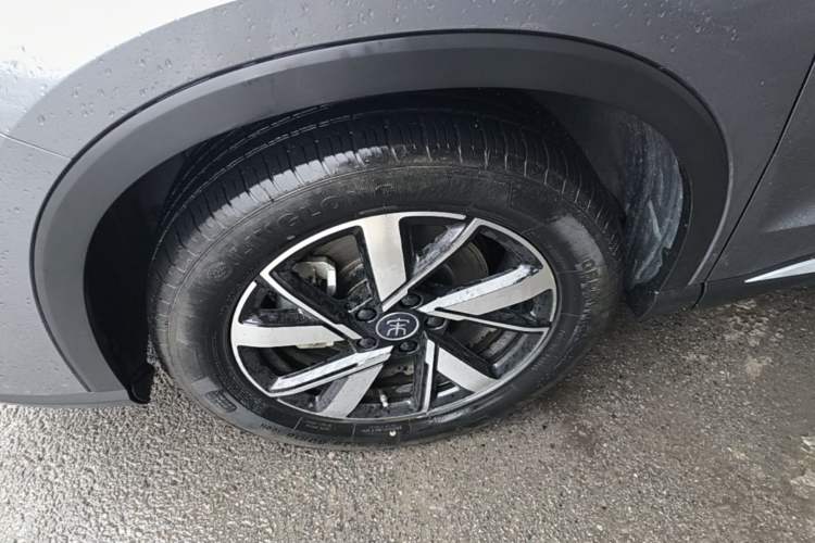 Used BYD Song Pro New Energy 2024 HONOR Edition DM-i 71KM Beyond Model Left Front Wheel Hub