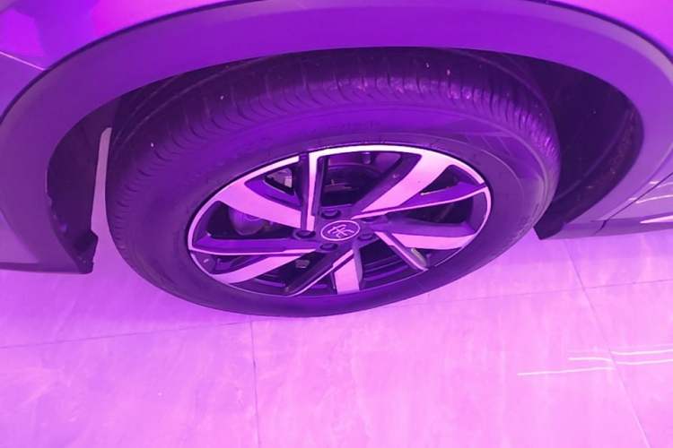 Used BYD Song Pro New Energy 2024 HONOR Edition DM-i 71KM Leading Model Left Front Wheel Hub
