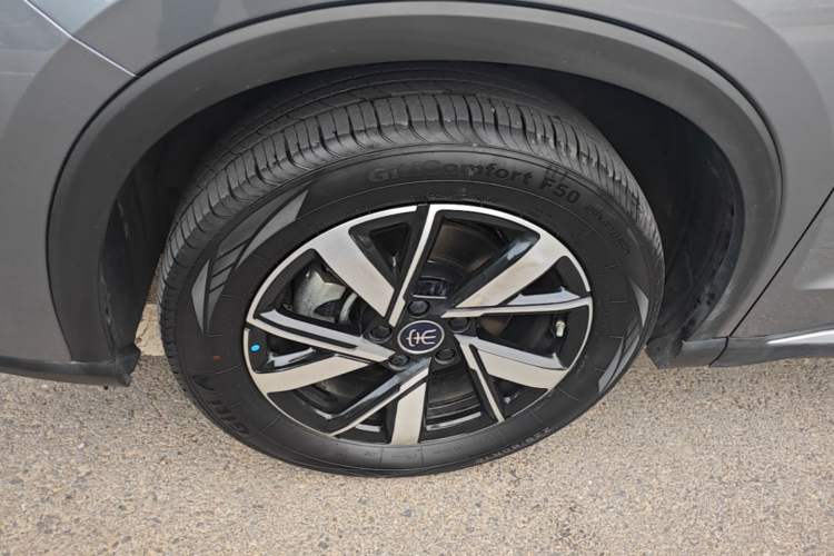 Used BYD Song Pro New Energy 2024 HONOR Edition DM-i 71KM Navigation Model Left Front Wheel Hub
