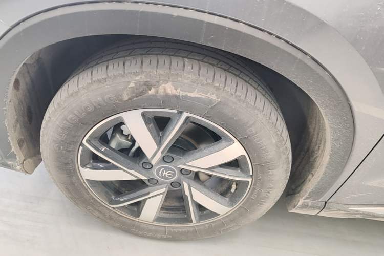 Used BYD Song Pro New Energy 2024 HONOR Edition DM-i 110KM Beyond Model Left Front Wheel Hub