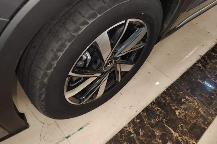 Used BYD Song Pro New Energy 2024 HONOR Edition DM-i 71KM Navigation Model Left Front Wheel Hub