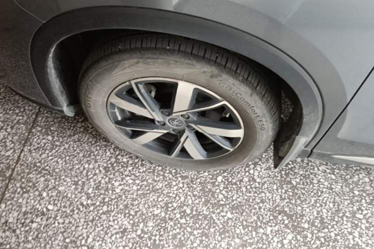 Used BYD Song Pro New Energy 2024 HONOR Edition DM-i 71KM Navigation Model Left Front Wheel Hub