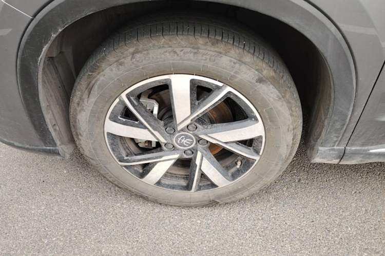 Used BYD Song Pro New Energy 2024 HONOR Edition DM-i 71KM Navigation Model Left Front Wheel Hub