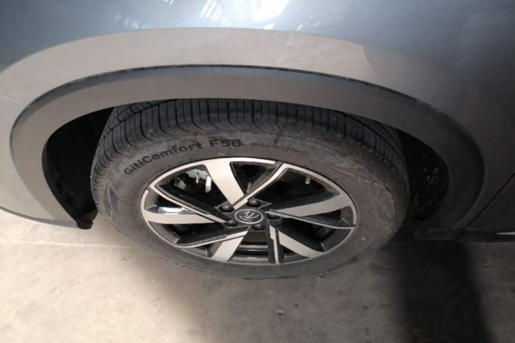 Used BYD Song Pro New Energy 2024 HONOR Edition DM-i 71KM Navigation Model Left Front Wheel Hub