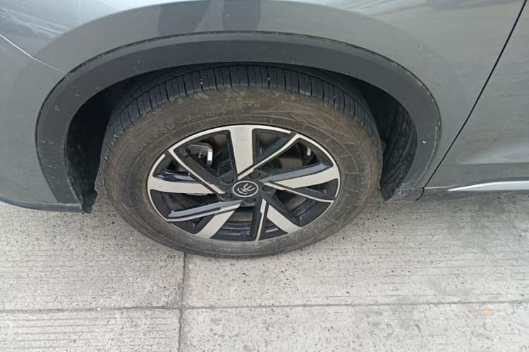 Used BYD Song Pro New Energy 2024 HONOR Edition DM-i 71KM Navigation Model Left Front Wheel Hub