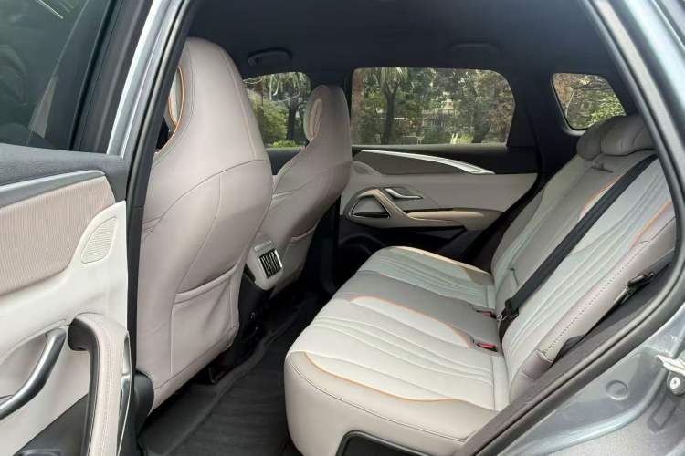 Used BYD Song Pro New Energy 2024 HONOR Edition DM-i 71KM Navigation Model Left Rear Seat