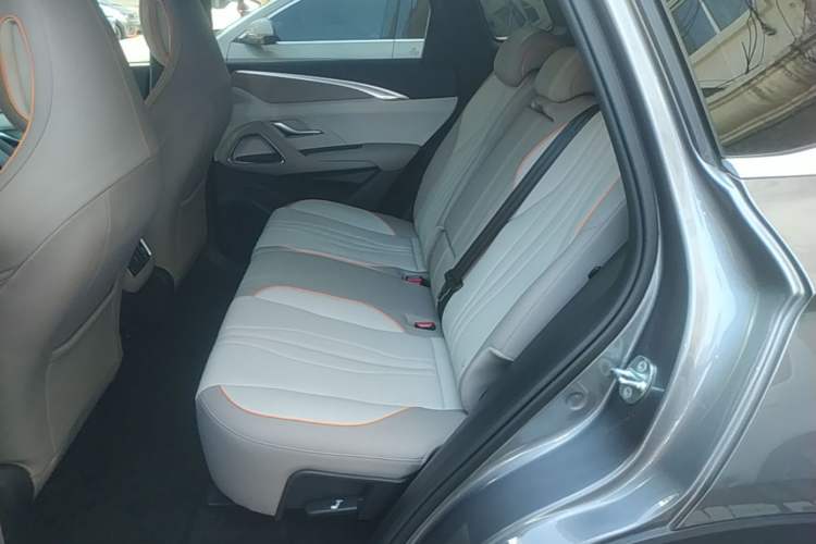 Used BYD Song Pro New Energy 2024 HONOR Edition DM-i 71KM Navigation Model Left Rear Seat