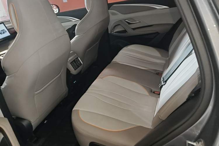 Used BYD Song Pro New Energy 2024 HONOR Edition DM-i 71KM Navigation Model Left Rear Seat