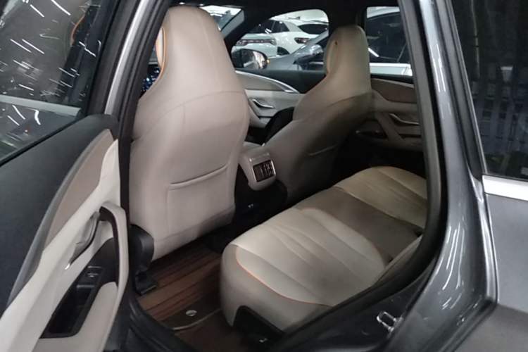 Used BYD Song Pro New Energy 2024 HONOR Edition DM-i 71KM Navigation Model Left Rear Seat