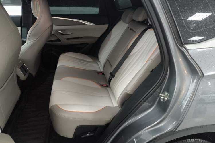 Used BYD Song Pro New Energy 2024 HONOR Edition DM-i 71KM Navigation Model Left Rear Seat