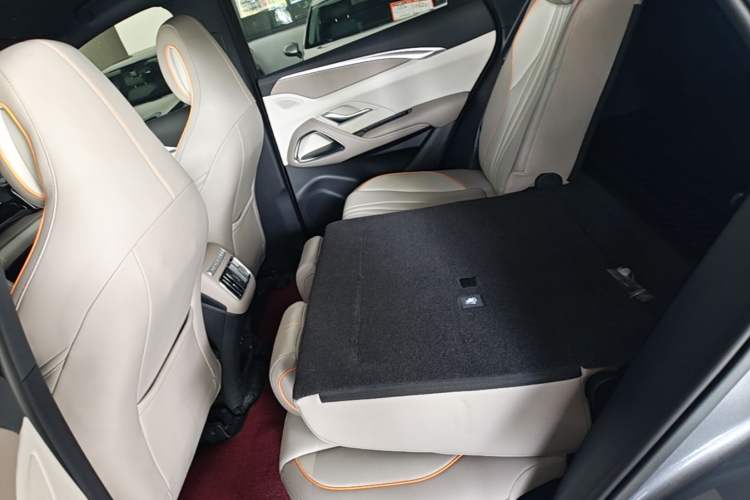 Used BYD Song Pro New Energy 2024 HONOR Edition DM-i 71KM Navigation Model Left Rear Seat