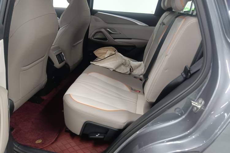 Used BYD Song Pro New Energy 2024 HONOR Edition DM-i 71KM Navigation Model Left Rear Seat