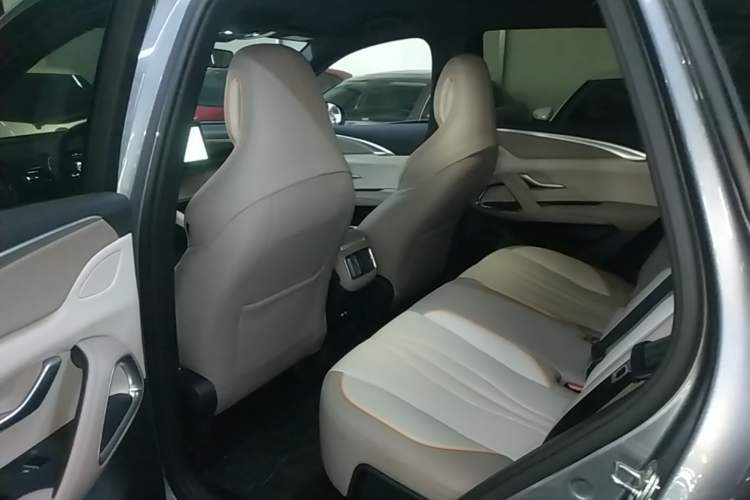 Used BYD Song Pro New Energy 2024 HONOR Edition DM-i 71KM Navigation Model Left Rear Seat