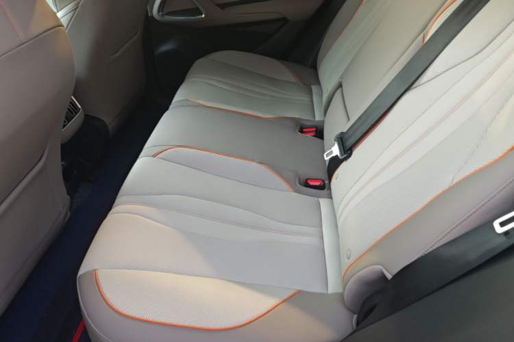 Used BYD Song Pro New Energy 2024 HONOR Edition DM-i 110KM Excellence Model Left Rear Seat