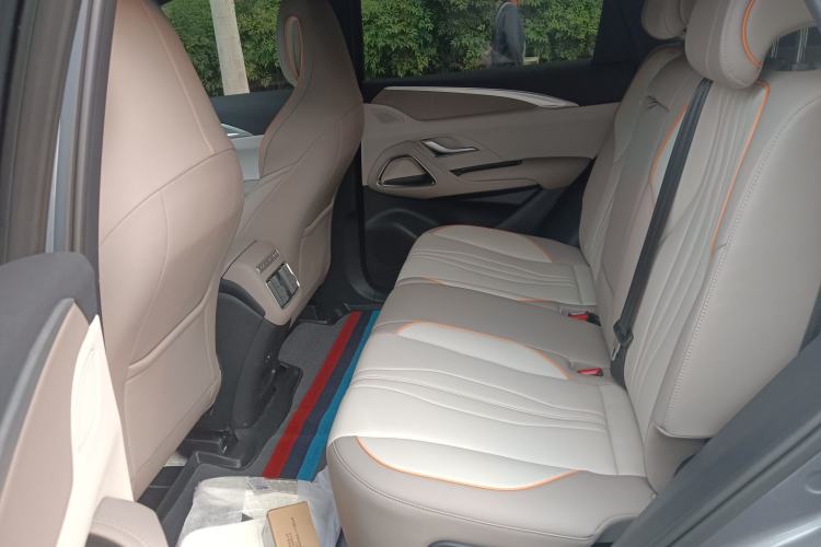 Used BYD Song Pro New Energy 2024 HONOR Edition DM-i 71KM Navigation Model Left Rear Seat