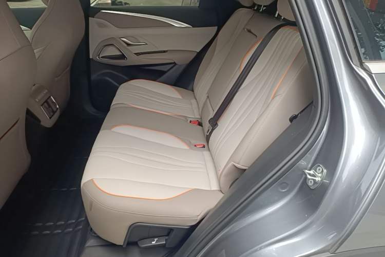Used BYD Song Pro New Energy 2024 HONOR Edition DM-i 71KM Navigation Model Left Rear Seat