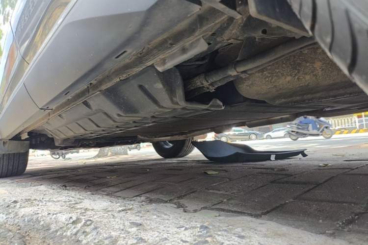 Used BYD Song Pro New Energy 2024 HONOR Edition DM-i 71KM Navigation Model Left Side Sill