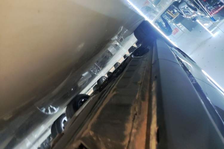 Used BYD Song Pro New Energy 2024 HONOR Edition DM-i 71KM Leading Model Left Side Sill