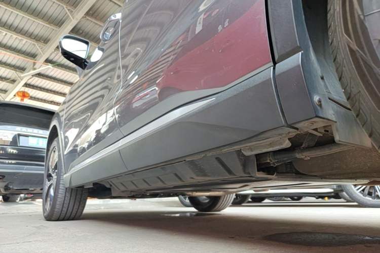 Used BYD Song Pro New Energy 2024 HONOR Edition DM-i 110KM Excellence Model Left Side Sill