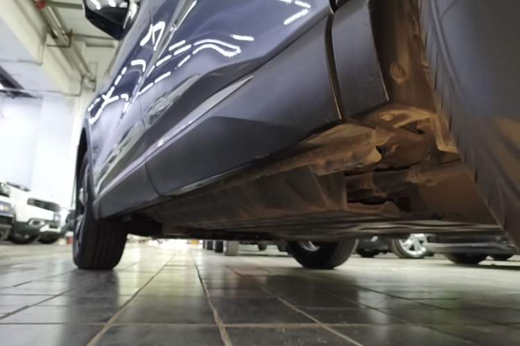 Used BYD Song Pro New Energy 2024 HONOR Edition DM-i 71KM Navigation Model Left Side Sill
