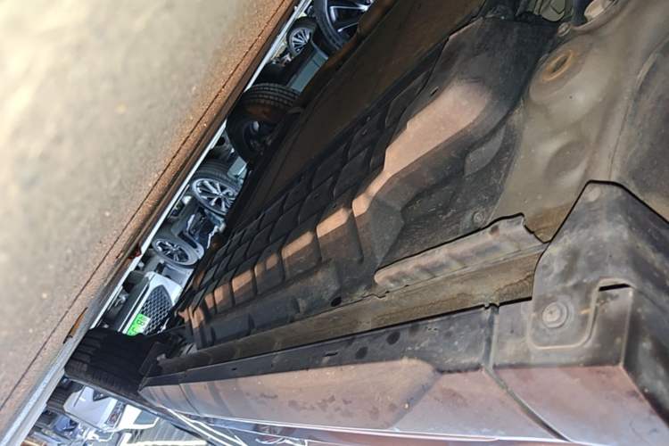 Used BYD Song Pro New Energy 2024 HONOR Edition DM-i 71KM Navigation Model Left Side Sill