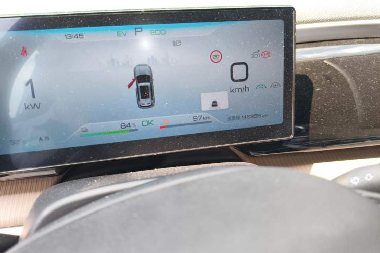 Used BYD Song Pro New Energy 2024 HONOR Edition DM-i 110KM Beyond Model Odometer Close Up