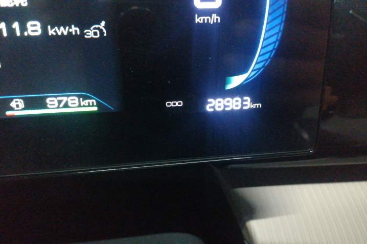 Used BYD Song Pro New Energy 2024 HONOR Edition DM-i 71KM Beyond Model Odometer Close Up