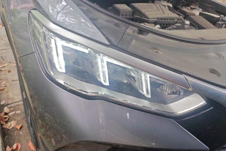 Used BYD Song Pro New Energy 2024 HONOR Edition DM-i 110KM Beyond Model Right Front Headlight