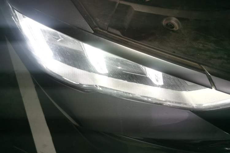 Used BYD Song Pro New Energy 2024 HONOR Edition DM-i 110KM Beyond Model Right Front Headlight