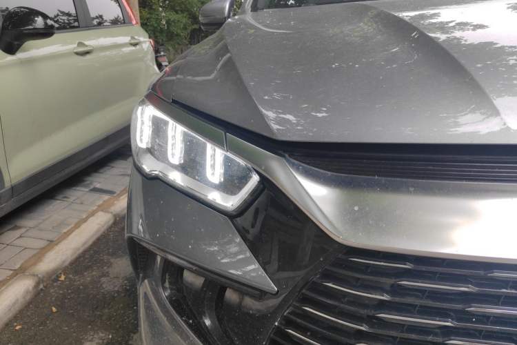 Used BYD Song Pro New Energy 2024 HONOR Edition DM-i 71KM Navigation Model Right Front Headlight