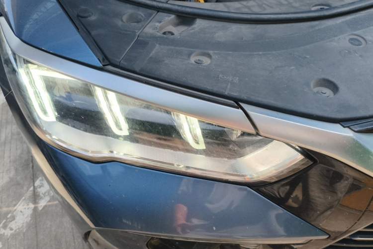 Used BYD Song Pro New Energy 2024 HONOR Edition DM-i 110KM Beyond Model Right Front Headlight