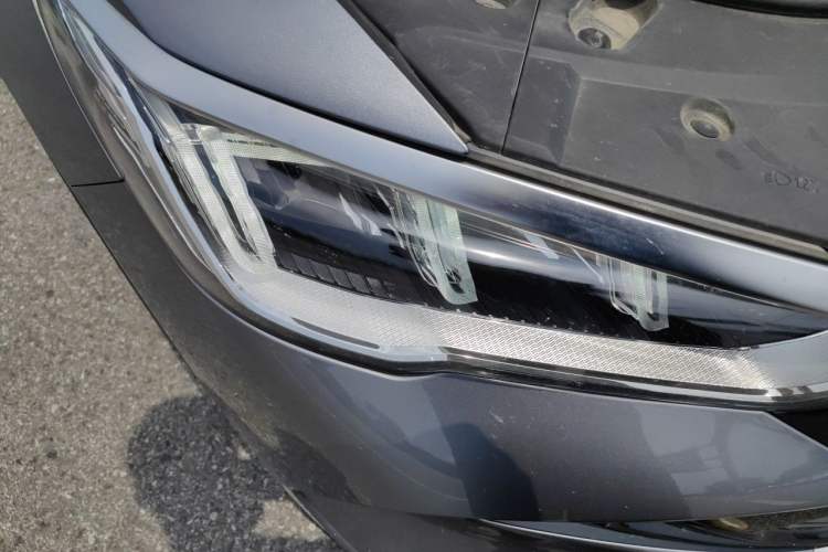 Used BYD Song Pro New Energy 2024 HONOR Edition DM-i 110KM Beyond Model Right Front Headlight