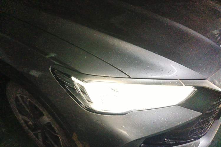 Used BYD Song Pro New Energy 2024 HONOR Edition DM-i 110KM Beyond Model Right Front Headlight
