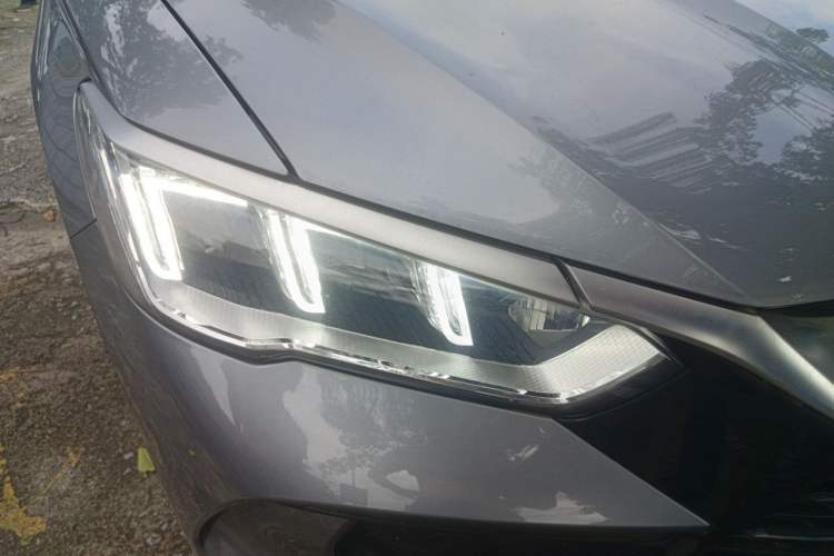 Used BYD Song Pro New Energy 2024 HONOR Edition DM-i 110KM Beyond Model Right Front Headlight