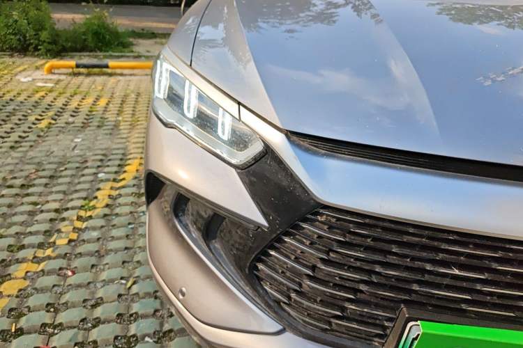 Used BYD Song Pro New Energy 2024 HONOR Edition DM-i 71KM Leading Model Right Front Headlight