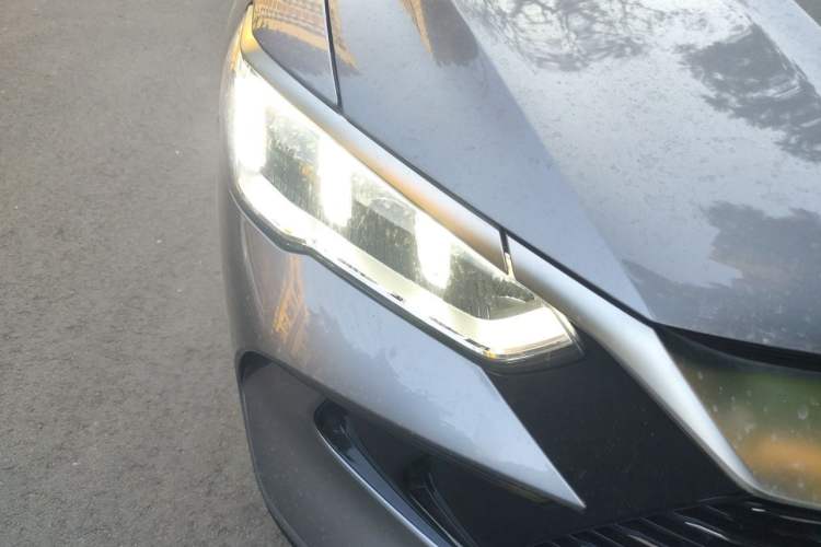 Used BYD Song Pro New Energy 2024 HONOR Edition DM-i 71KM Navigation Model Right Front Headlight