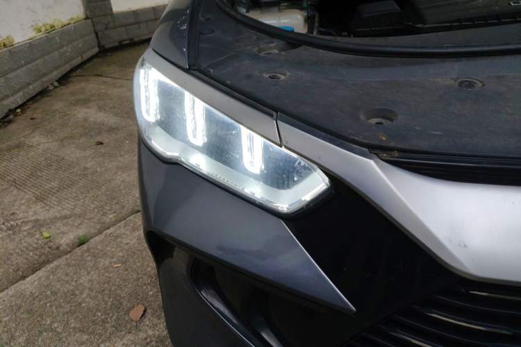 Used BYD Song Pro New Energy 2024 HONOR Edition DM-i 110KM Beyond Model Right Front Headlight