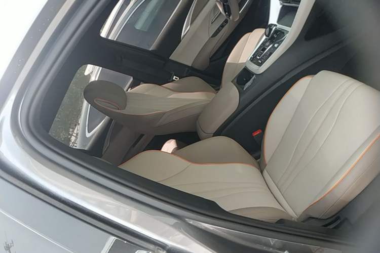 Used BYD Song Pro New Energy 2024 HONOR Edition DM-i 71KM Navigation Model Right Front Seat