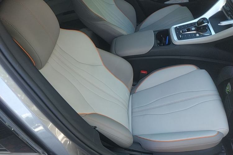 Used BYD Song Pro New Energy 2024 HONOR Edition DM-i 71KM Navigation Model Right Front Seat