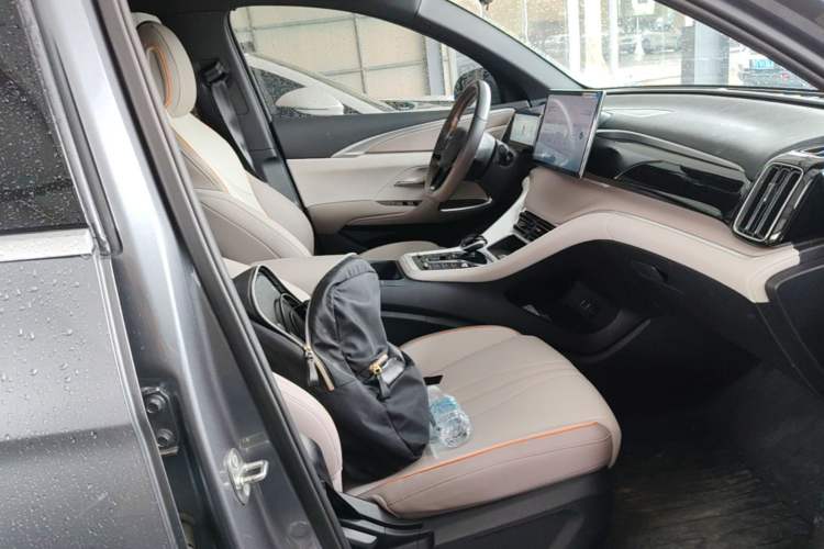 Used BYD Song Pro New Energy 2024 HONOR Edition DM-i 110KM Beyond Model Right Front Seat