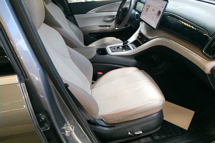Used BYD Song Pro New Energy 2024 HONOR Edition DM-i 110KM Excellence Model Right Front Seat